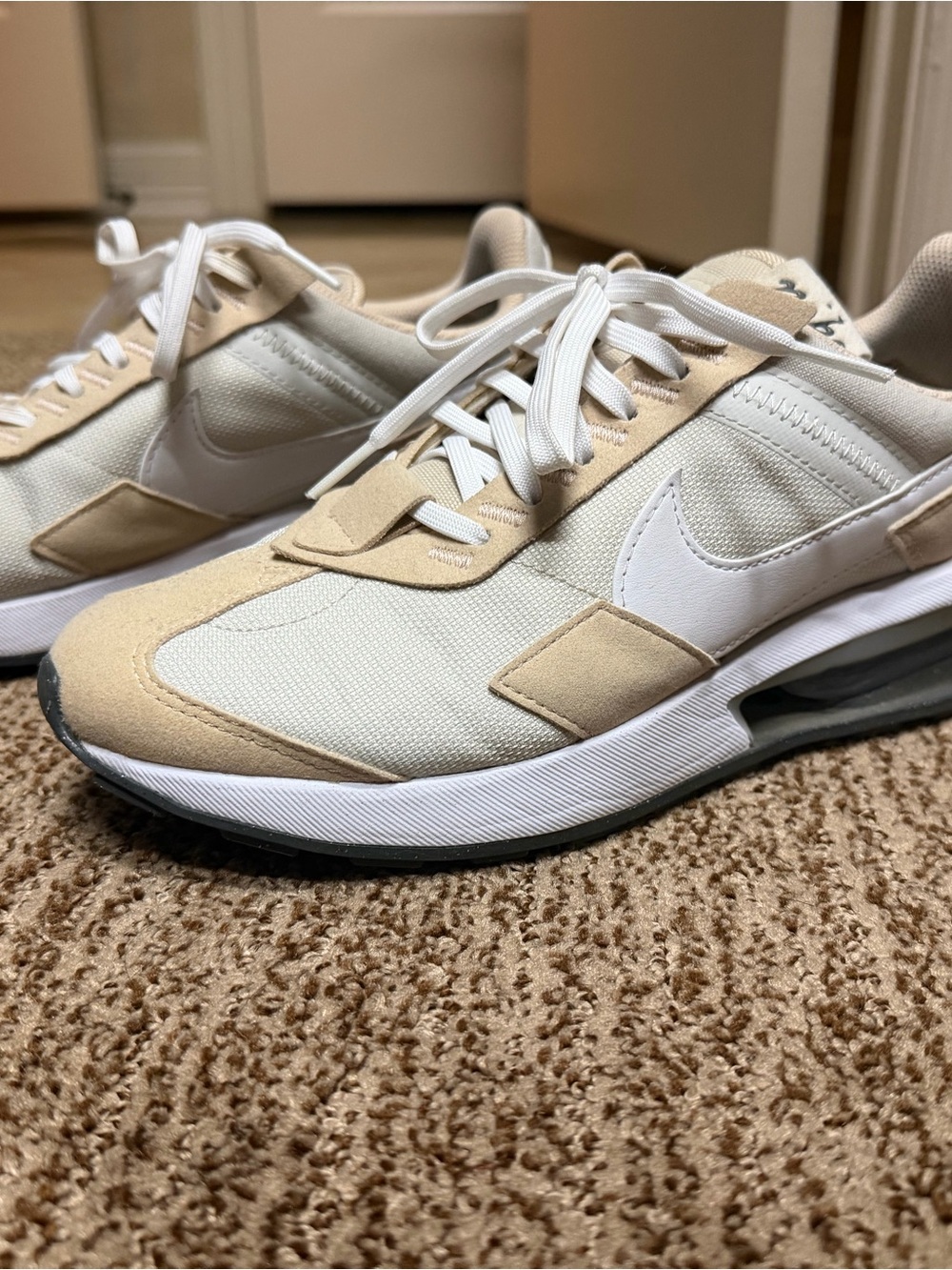 Nike Air Max Pre Day Women’s Sneaker Shoes Light Bone DM8259 002 - SIZE 8.5